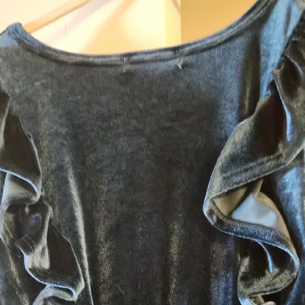 Speechless Velvet Top in Navy